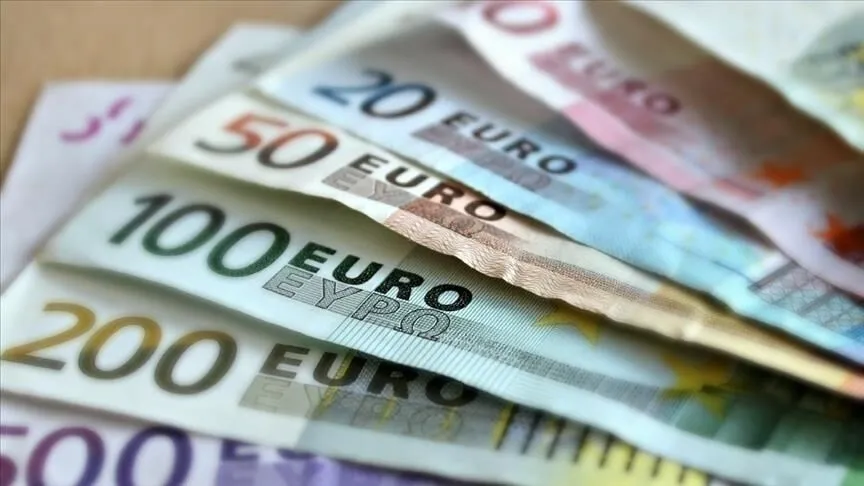 Xaricdə təhsil adı ilə 150 min avro mənimsəyib