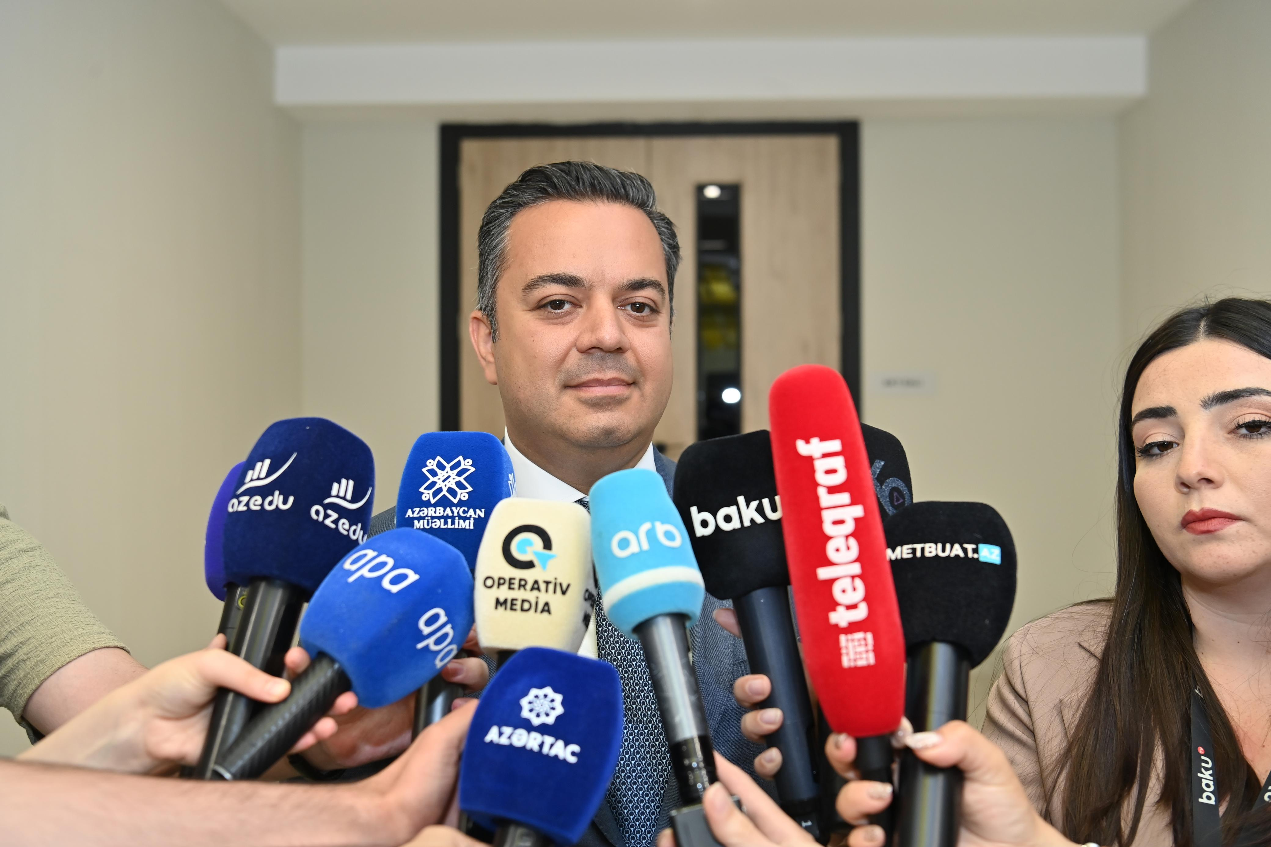 Bakı məktəblərində kağız jurnallar ləğv edilib &ndash; Nazirlik rəsmisi