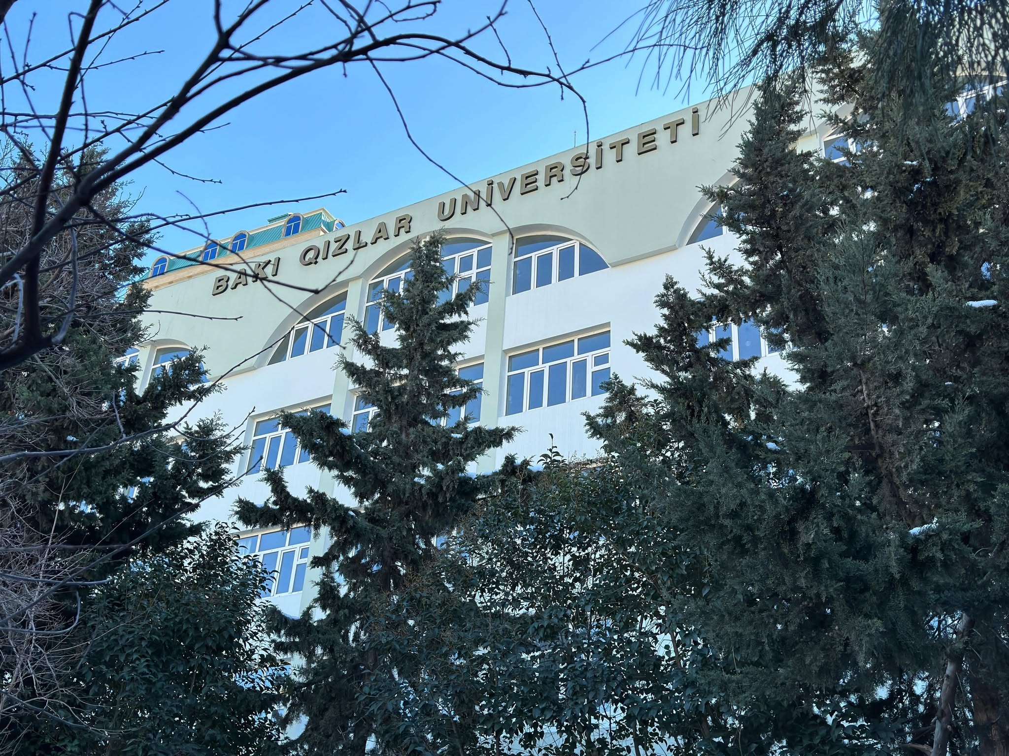 Bakı Qızlar Universiteti BAĞLANIR